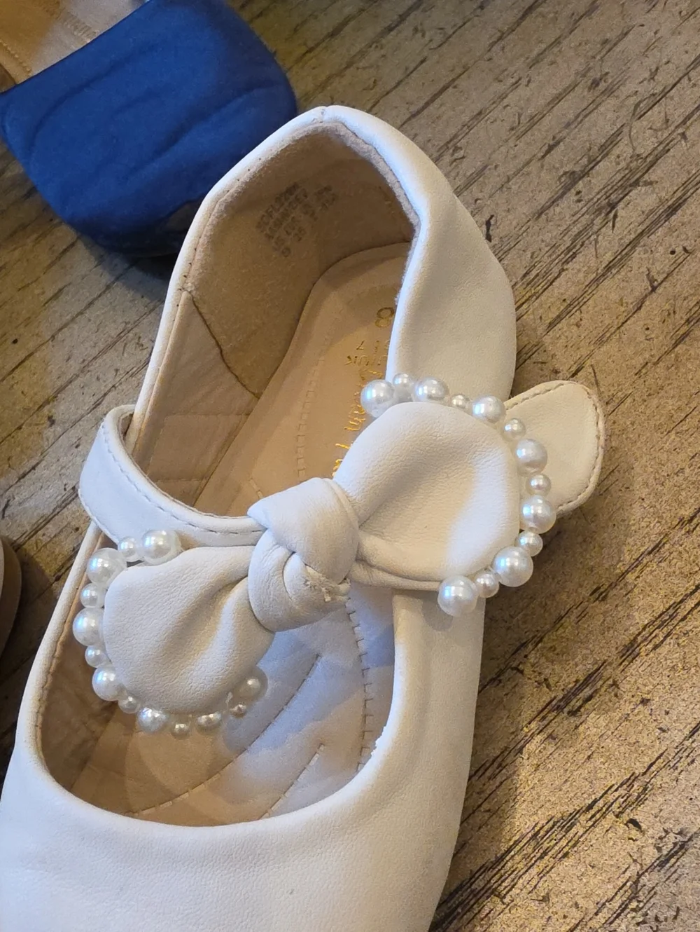 Kids Bow Mary Jane Shoes in Navy and White Size 10